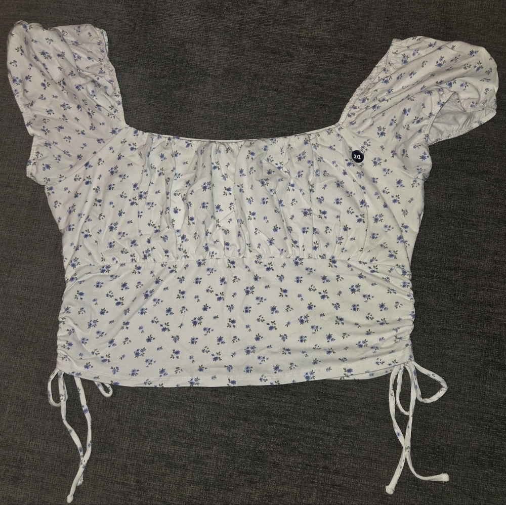 Side-Cinch Ruched Tee